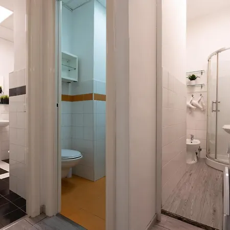 Daire Via Vetulonia Casa Grande X12 - 5 Con Aria Condizionata - Wi-fi Fibra 1000 - 3 Bagni - 2 Parcheggi Privati Roma