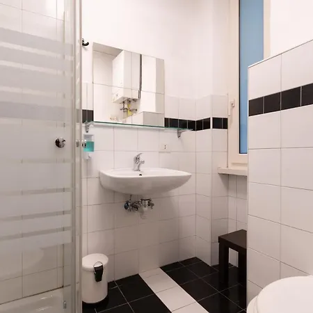 Daire Via Vetulonia Casa Grande X12 - 5 Con Aria Condizionata - Wi-fi Fibra 1000 - 3 Bagni - 2 Parcheggi Privati Roma