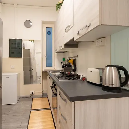 Via Vetulonia Casa Grande X12 - 5 Con Aria Condizionata - Wi-fi Fibra 1000 - 3 Bagni - 2 Parcheggi Privati * Roma